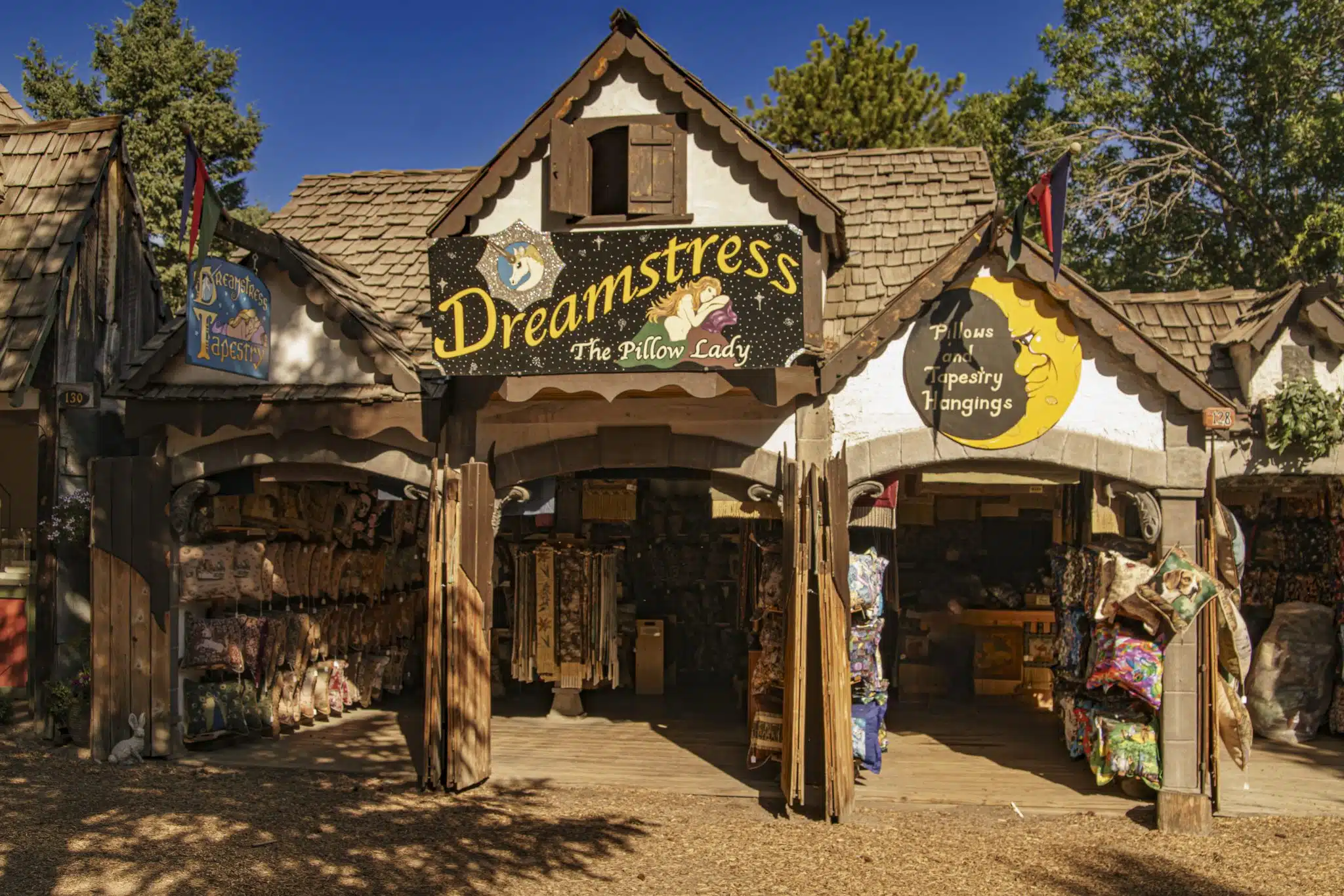 Dreamstress-Tapestry-128-2048x1366