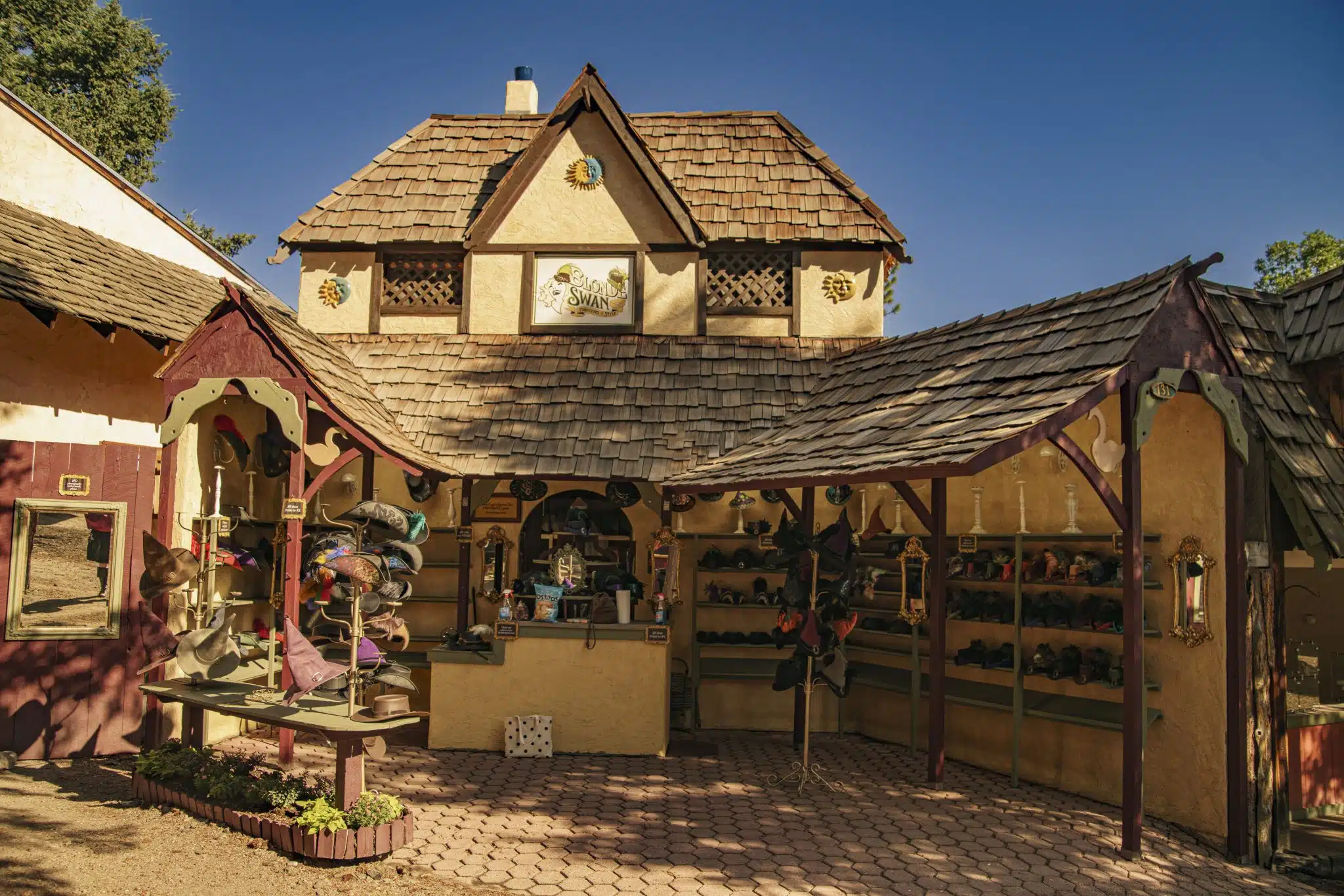 Blonde-Swan-131-2048x1366