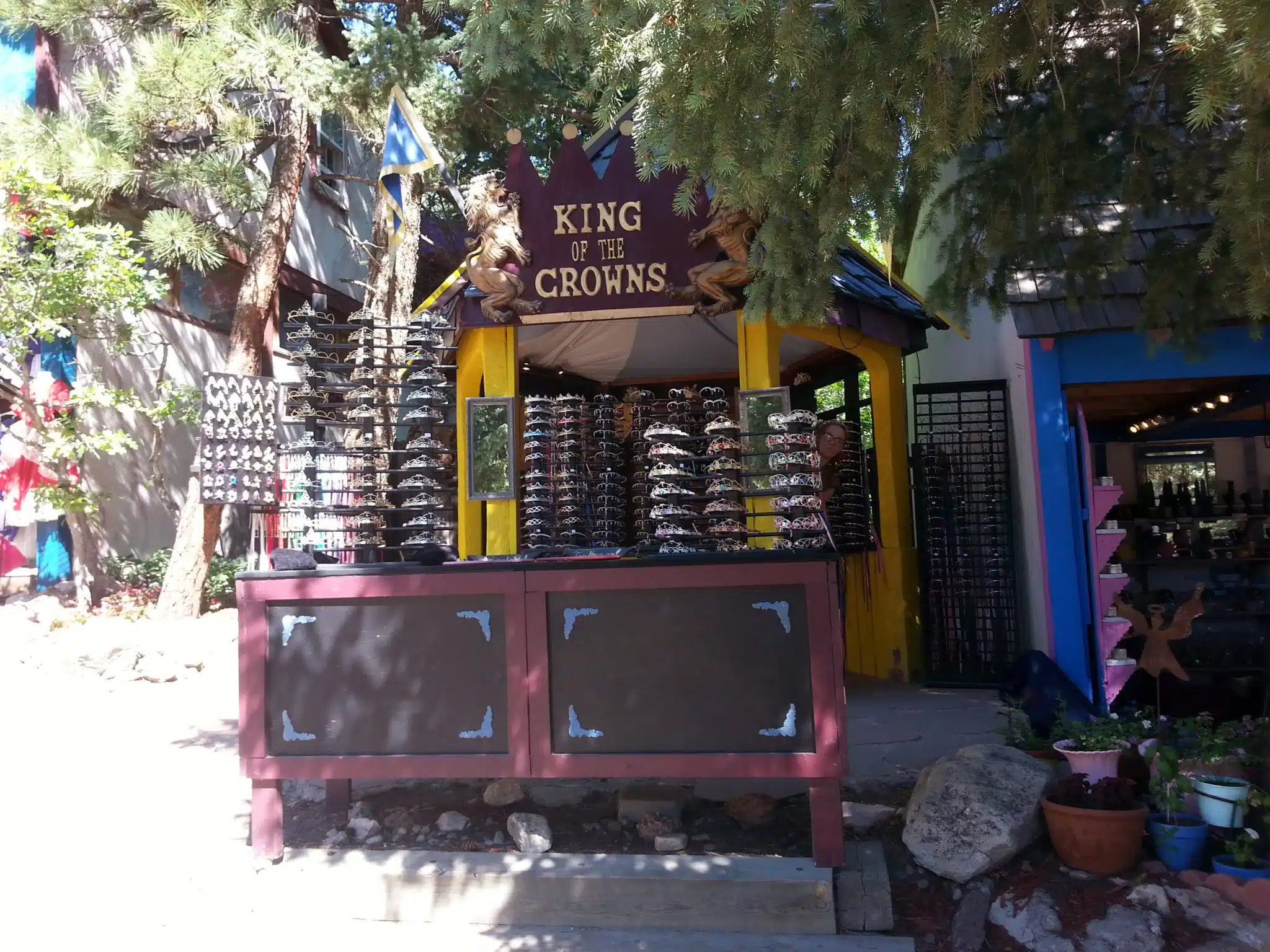 king-of-crowns-2048x1536